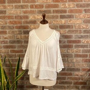 Venus white Small lace open shoulder 1/2 sleeve blouse